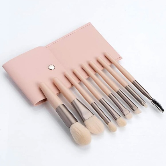 Travel Makeup Brushes with Case - Picture 3 of 3